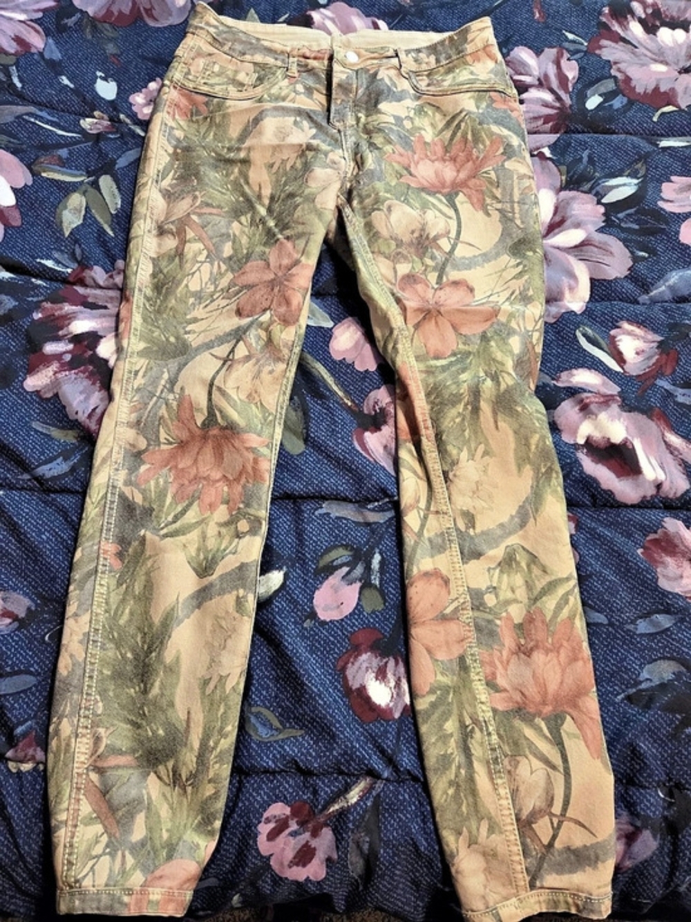 Venus Floral Skinny Pants Size Medium